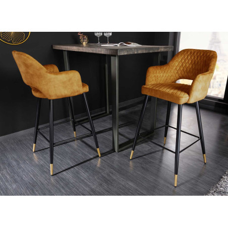 Tabouret de bar confortable en velours jaune moutarde