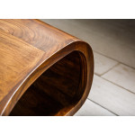 Table basse design en bois massif verni