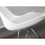 Chaise coque blanche pas cher: Pieds chromé (Lot de 4)